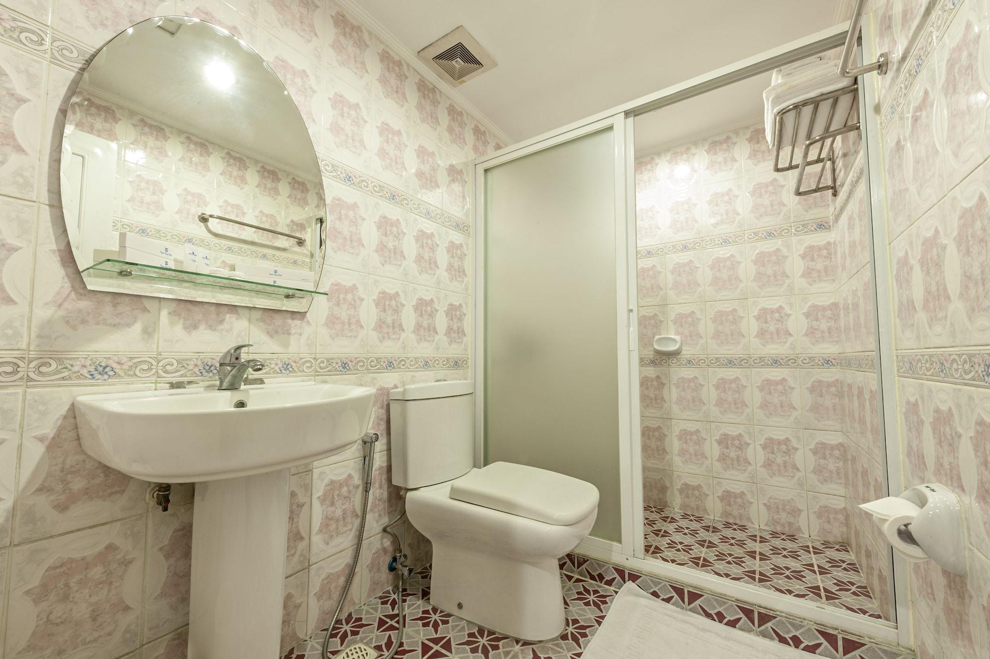 Oyster Plaza 3* Paranaque City