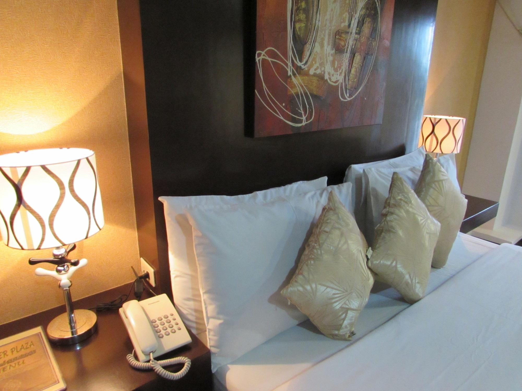 Oyster Plaza 3*