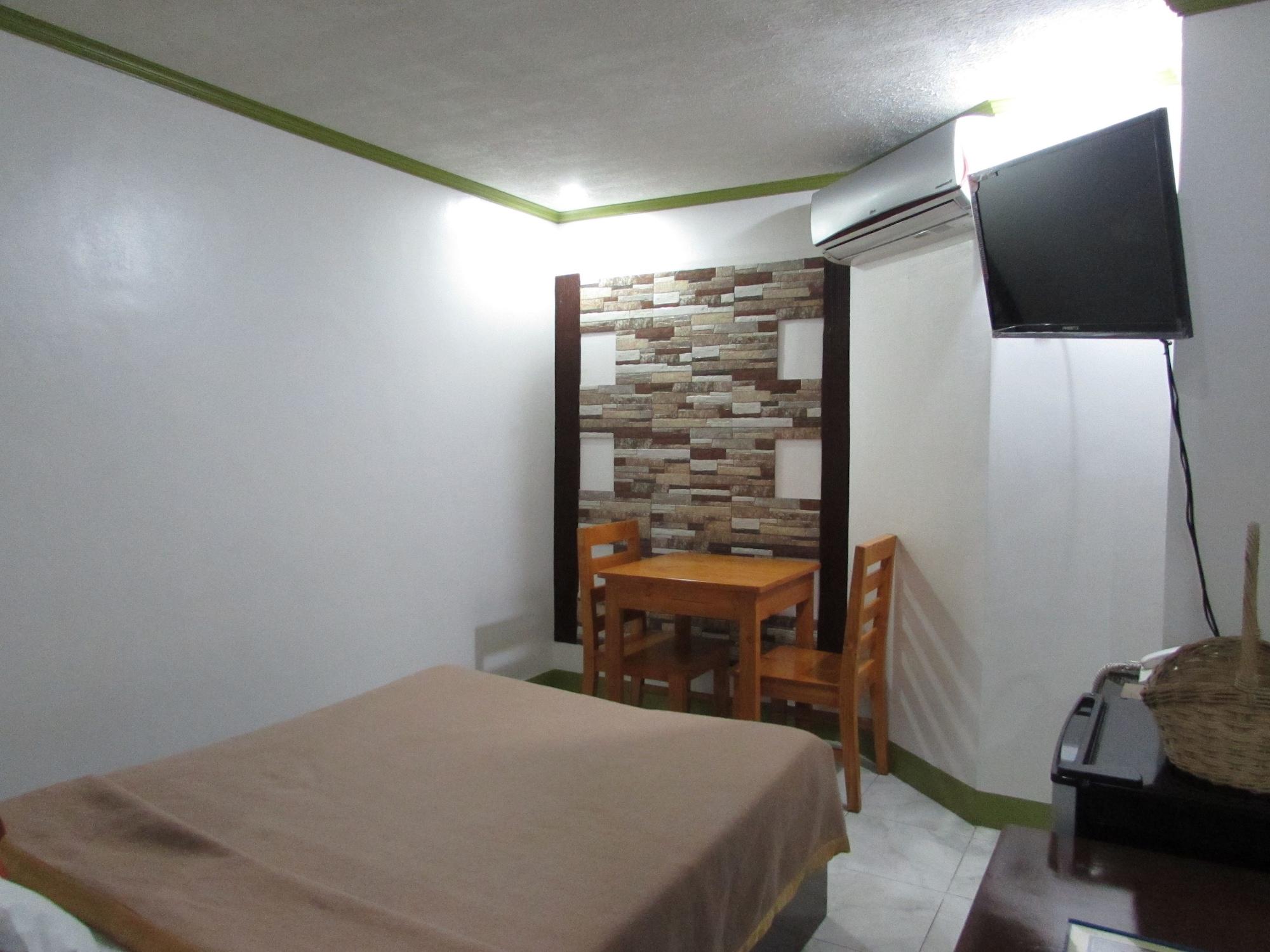 Oyster Plaza 3*