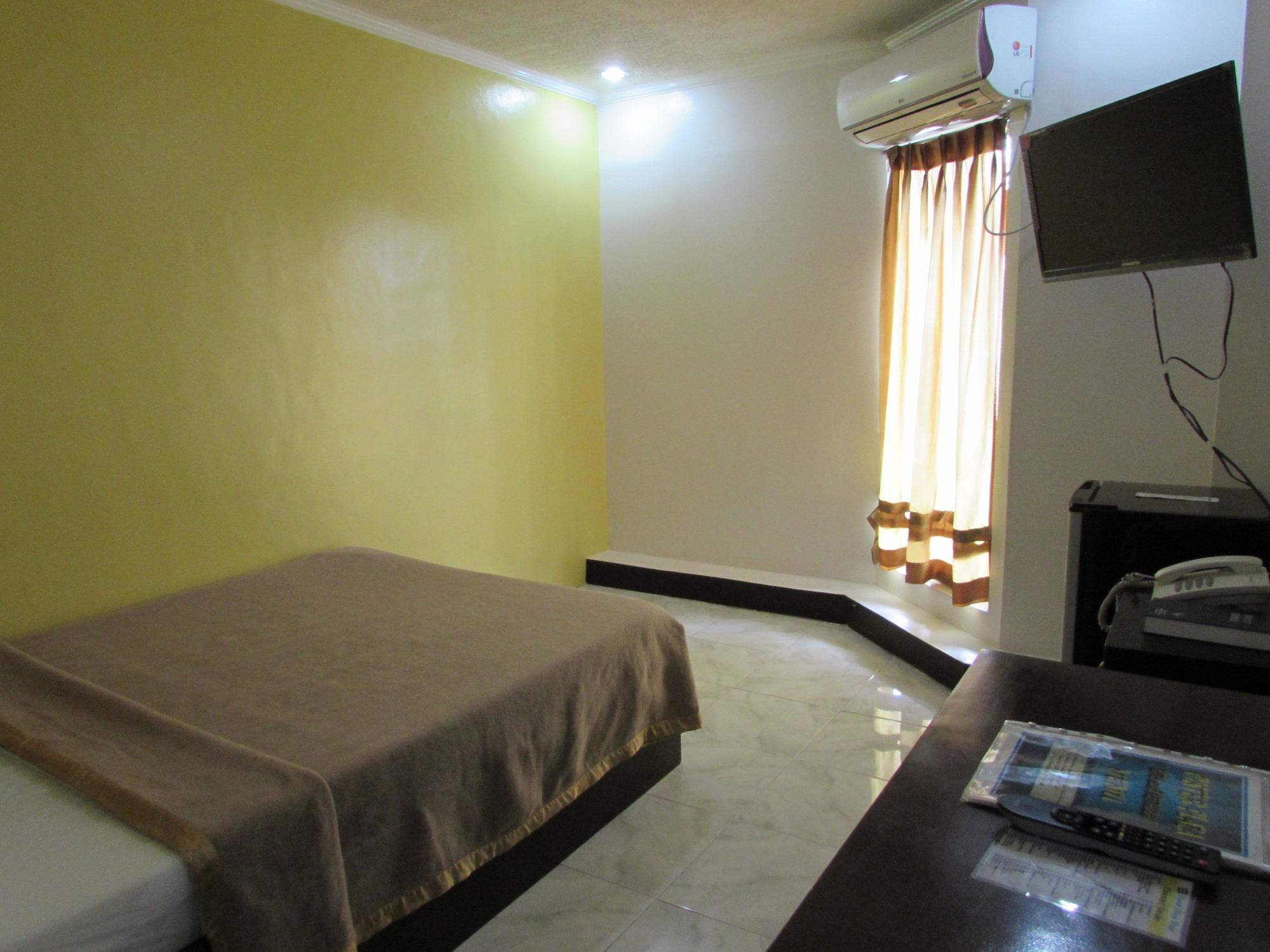 Oyster Plaza 3*