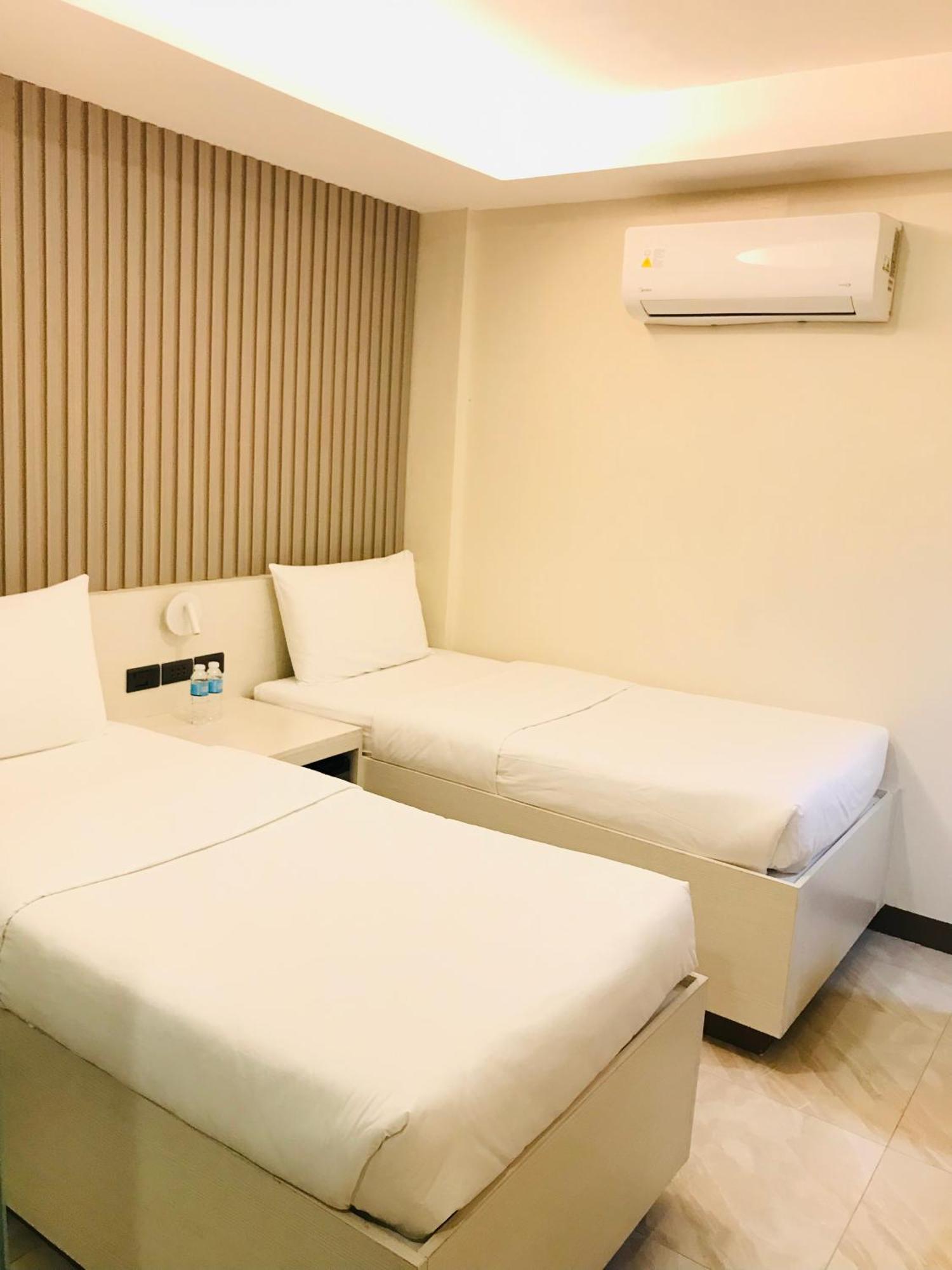 Hotel Oyster Plaza