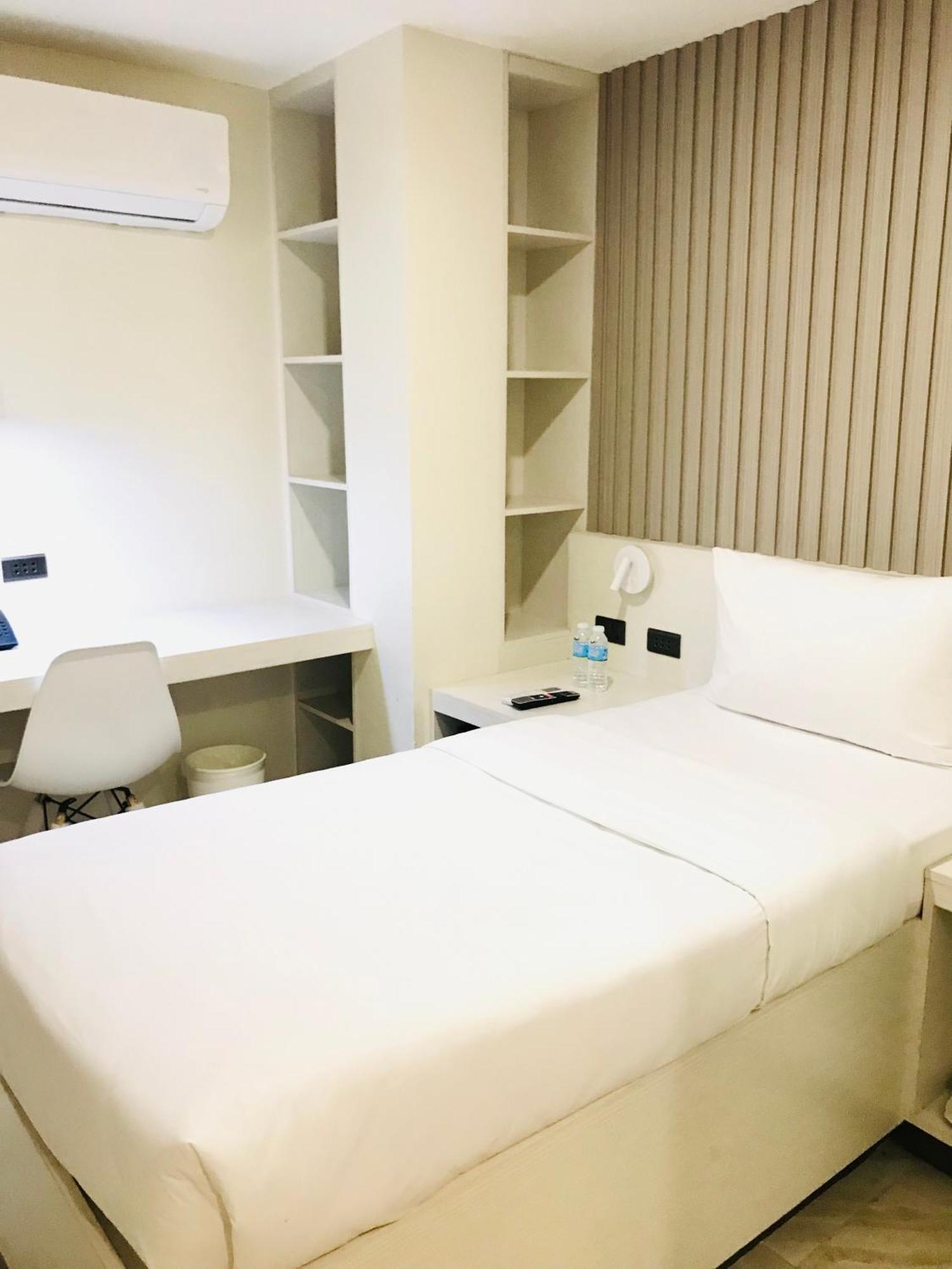 Oyster Plaza Hotel
