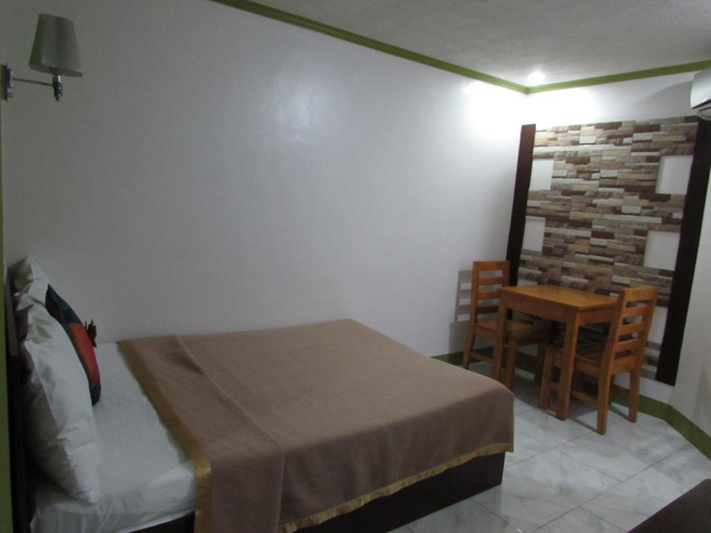 Oyster Plaza 3* Paranaque City