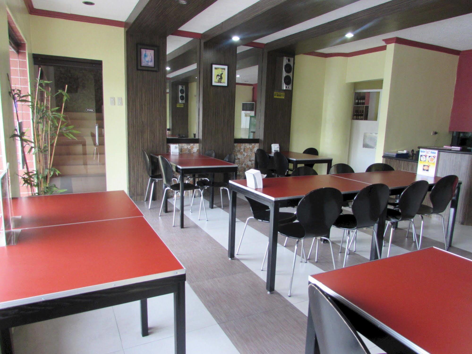 Oyster Plaza 3*